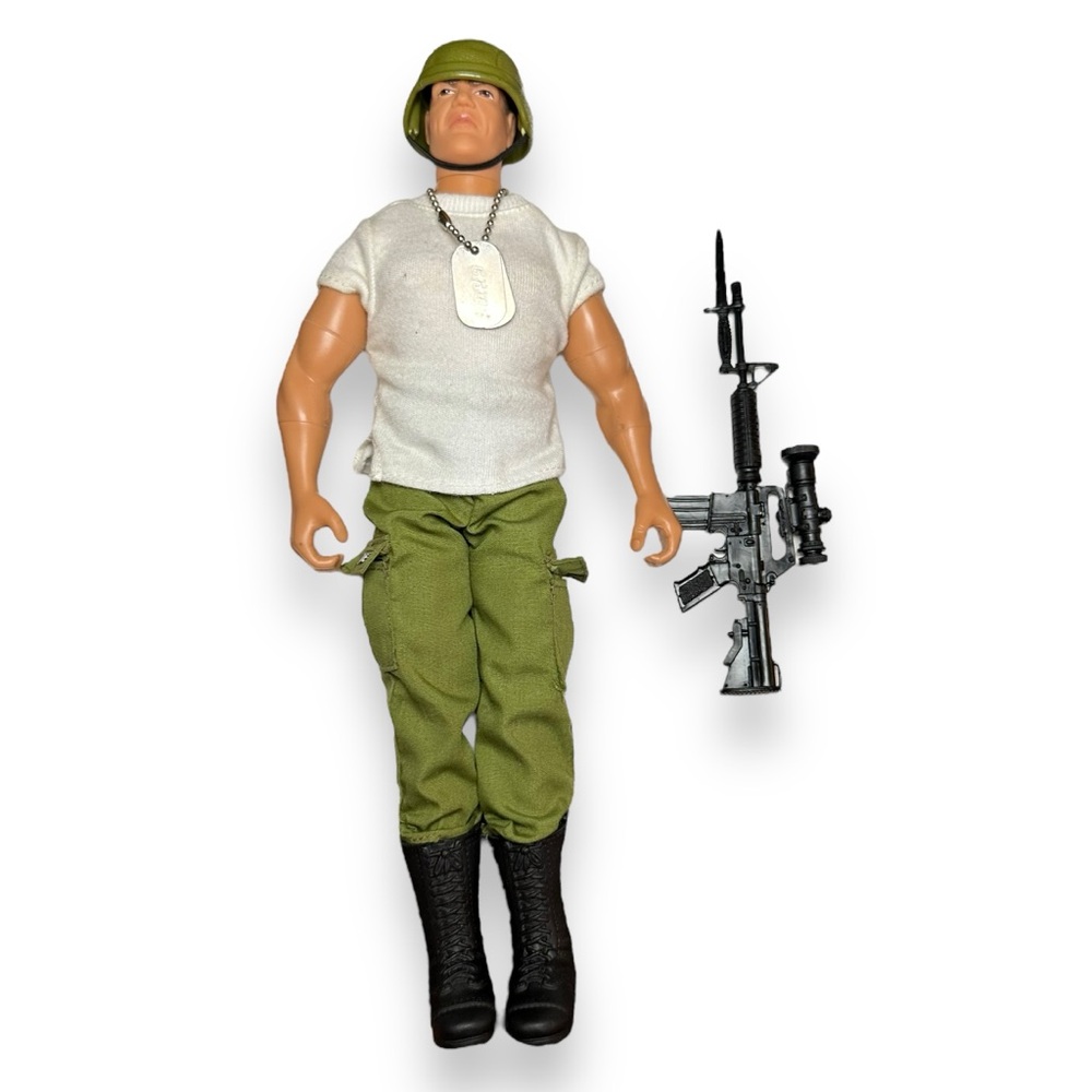 G.I. Joe Basic Training GRUNT 1992 Hall of Fame 12" Tall Action Figure